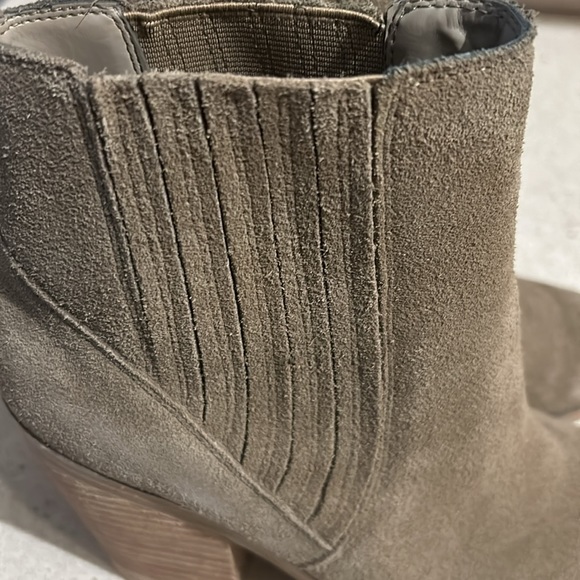 Suede booties - Picture 4 of 5